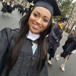 Meet your Posher, Cinthia